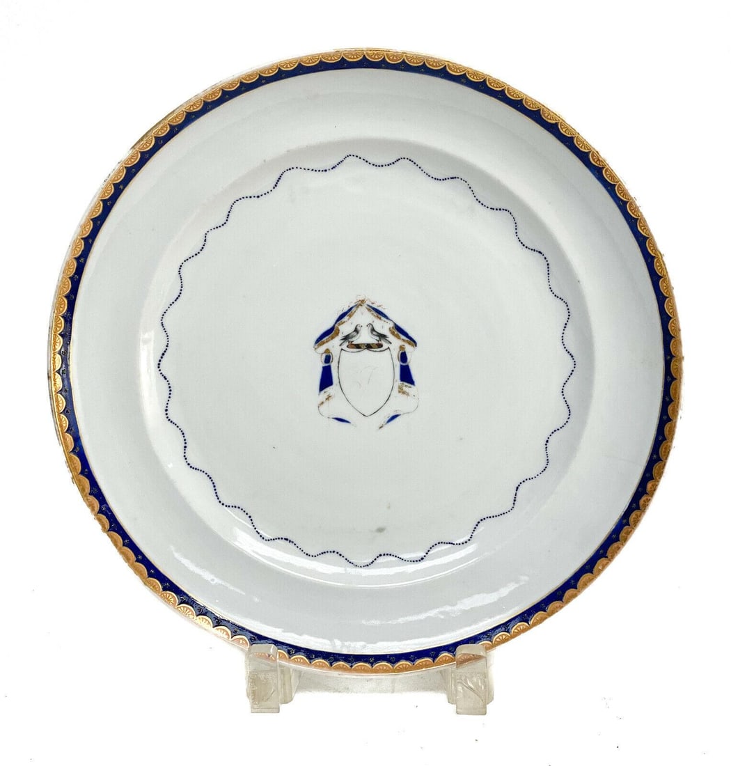 Chinese Export Porcelain Armorial Dinner Plate, c1800 (1 of 4)