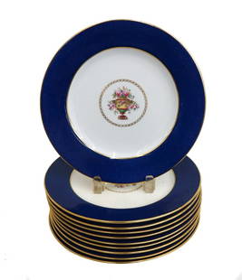 10 Copeland Spode England Porcelain Cobalt Blue Gilt Rimmed Dinner Plates c1900: 10 Copeland Spode England porcelain cobalt blue & gilt rimmed dinner plates, circa 190o. A powered cobalt blue ground with gilt trime. The central area depicts enamel fruit filled urns. Copeland Spode