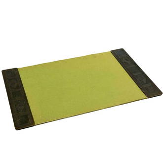 Tiffany Studios New York Bronze Mounted Desk Pad Blotter Ends #1795 in Graduate: Tiffany Studios New York Bronze Mounted Desk Pad Blotter Ends #1795 in Graduate. Bronze ends in the Graduate pattern, underside edge marked Tiffany Studios New York 1795. Green desk pad. Weight: Appro
