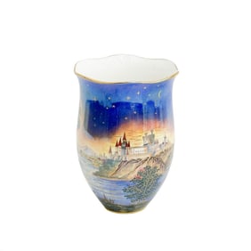 Wedgwood Fairyland Lustre Porcelain Flower Vase Castles of the Night 1/1
