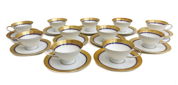 11 Rosenthal Germany Porcelain Cup and Saucers #R3053 circa 1965