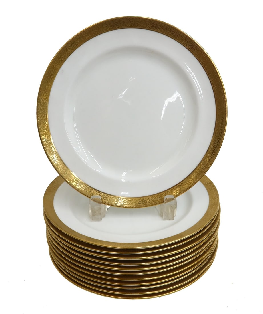 12 Lenox for Tiffany & Co Porcelain Gilt Rimmed 8.5 inch Dessert Plates c1920: 12 Lenox for Tiffany & Co porcelain and gilt 8.5 inch dessert plates, circa 1920. Gilt ribbons and scrolls to rim. Weight: Approx. 8 lbs Measurements: Approx. 8.5 inches diameter Condition: Great cond