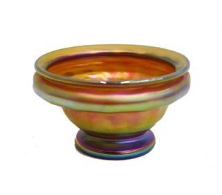Quezal Art Glass Gold Iridescence Footed Round Miniature Bowl 20th Century