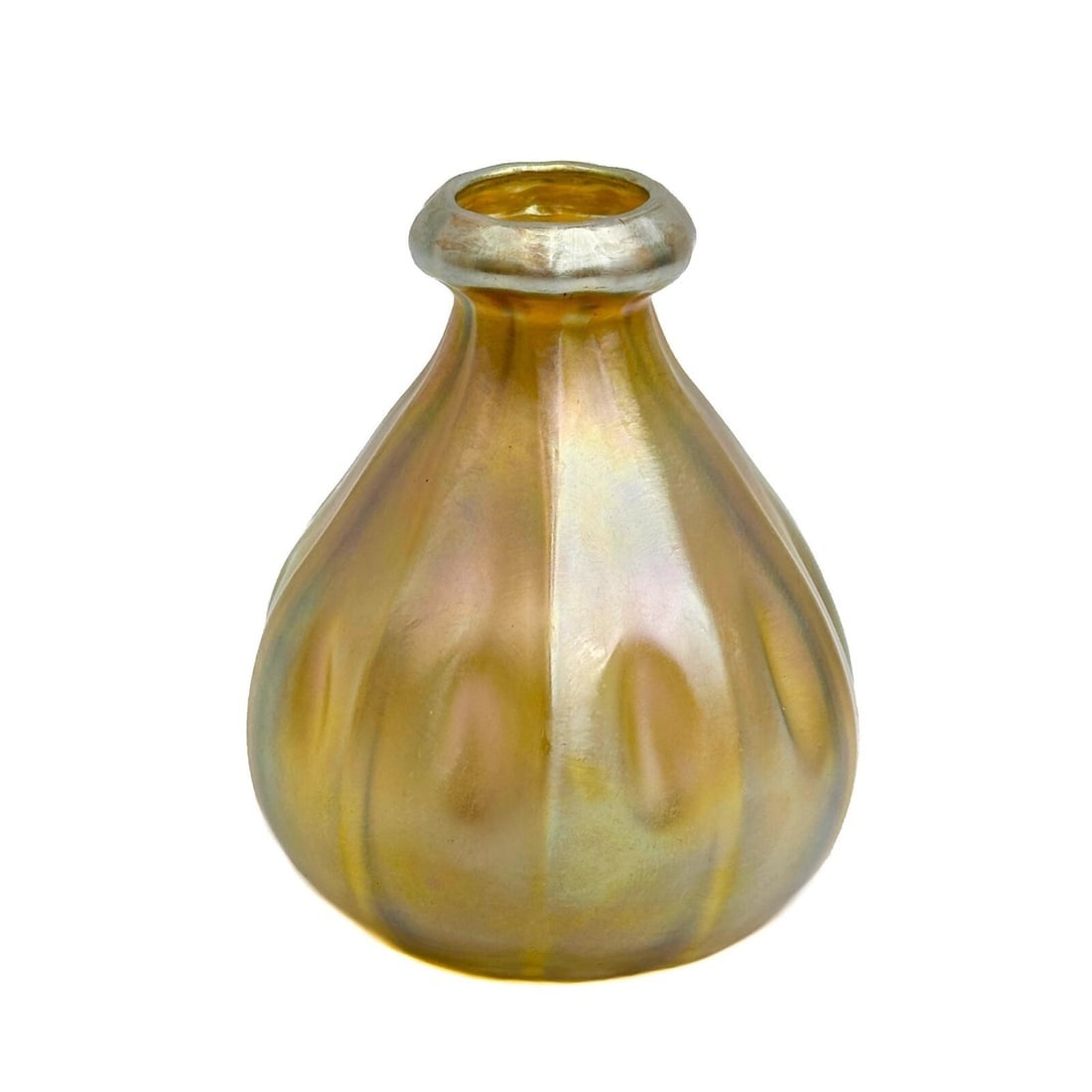 LCT Tiffany Favrile Gold Art Glass Vase Pinched Sides circa 1900: LCT Louis Comfort Tiffany Favrile Art Glass Vase, circa 1900. Gold glass vase with pinched sides, an iridescent finish. Underside with a polished pontil, marked LC Tiffany Favrile 2818 M 1035 Weight: 