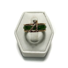 14k Yellow Gold Nephrite Jade and Diamond Ring. Size 4.5