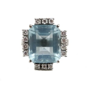 14k White Gold Aquamarine and Diamond Ring, Size 5.5