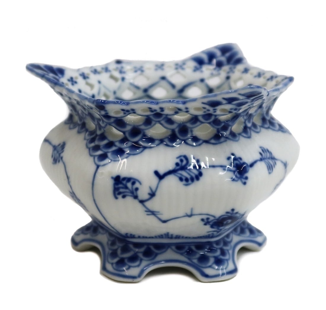 Royal Copenhagen Denmark Porcelain Fluted Full Lace Footed Sugar Bowl #1113: Royal Copenhagen Denmark Porcelain Fluted Full Lace Footed Sugar Bowl #1113, 1969-1973. Fluted porcelain with a delicate blue floral design. Full lace border to the rim. Underside with Royal Copenhage