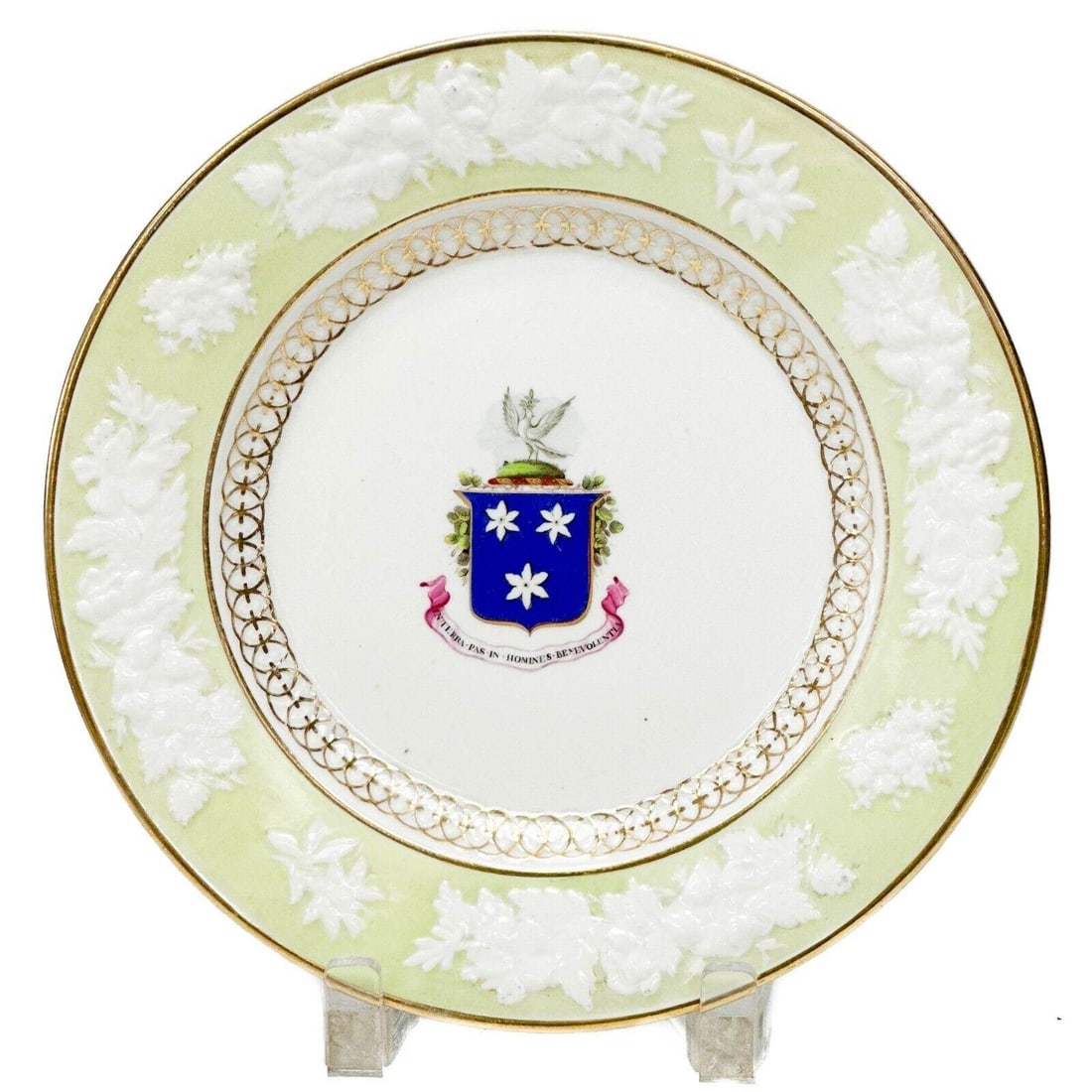 Spode Hand Painted Porcelain Armorial Shield Cabinet Plate Molded Flowers c1820: Attributed to Spode hand painted porcelain armorial plate, circa 1820. A light green ground with raised molded white floral decoration to the edge. Hand painted armorial with a dove and three flowers,