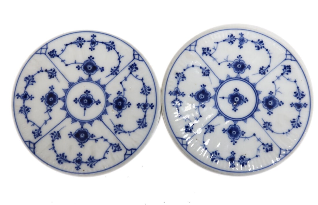 Pair Royal Copenhagen Denmark Porcelain Fluted Plain Lace Trivets #452 (1 of 7)