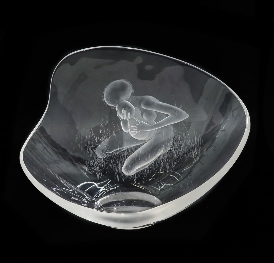 Steuben Glass Sculpture - Mother and Child - by George Thompson Limited Ed of 20: Steuben crystal glass sculpture, "Mother and Child" by George Thompson #x3549. Engraved designed by Tom Vincent, depicts a mother embracing a child in a field of grass. Marked Steuben to underside and