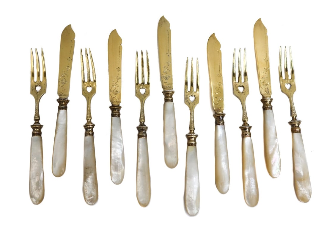 11 Piece German Gilt 800 Silver and Mother of Pearl Fruit Forks and Knives c1900 (1 of 8)
