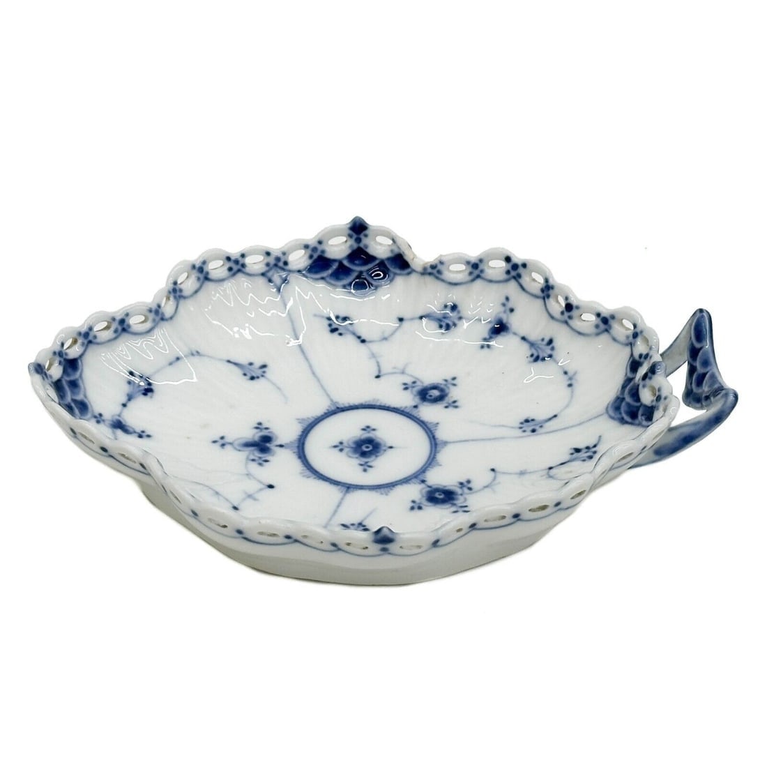 Royal Copenhagen Denmark Blue Fluted Full Lace Leaf Form Dish circa 1820 (1 of 6)