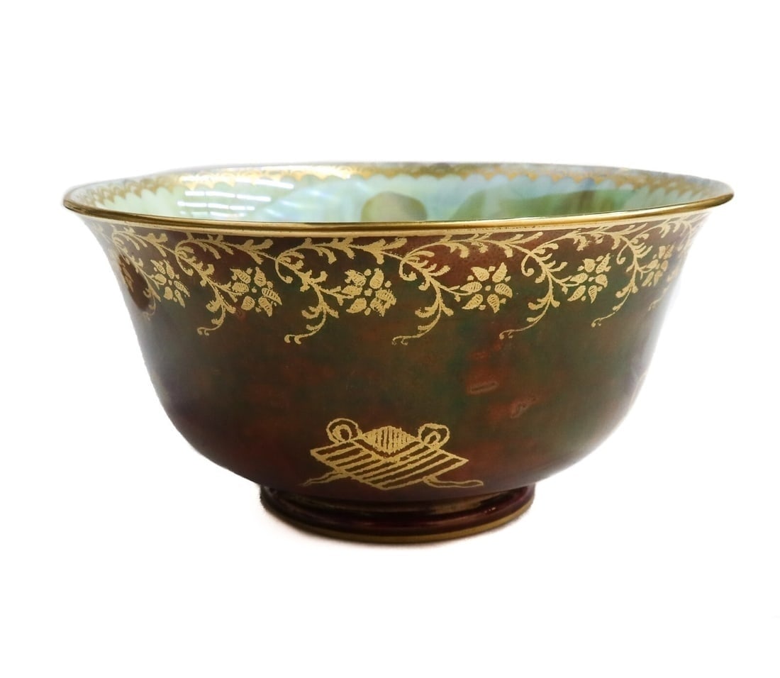 Wedgwood England Burgundy Lustre Round Porcelain Bowl Gilt Animals #Z4827: Wedgwood England burgundy lustre round porcelain bowl. Burgundy red ground with an opalescent interior. Gilt figures to exterior with a butterfly interior. Wedgwood England mark to underside #Z4827 We