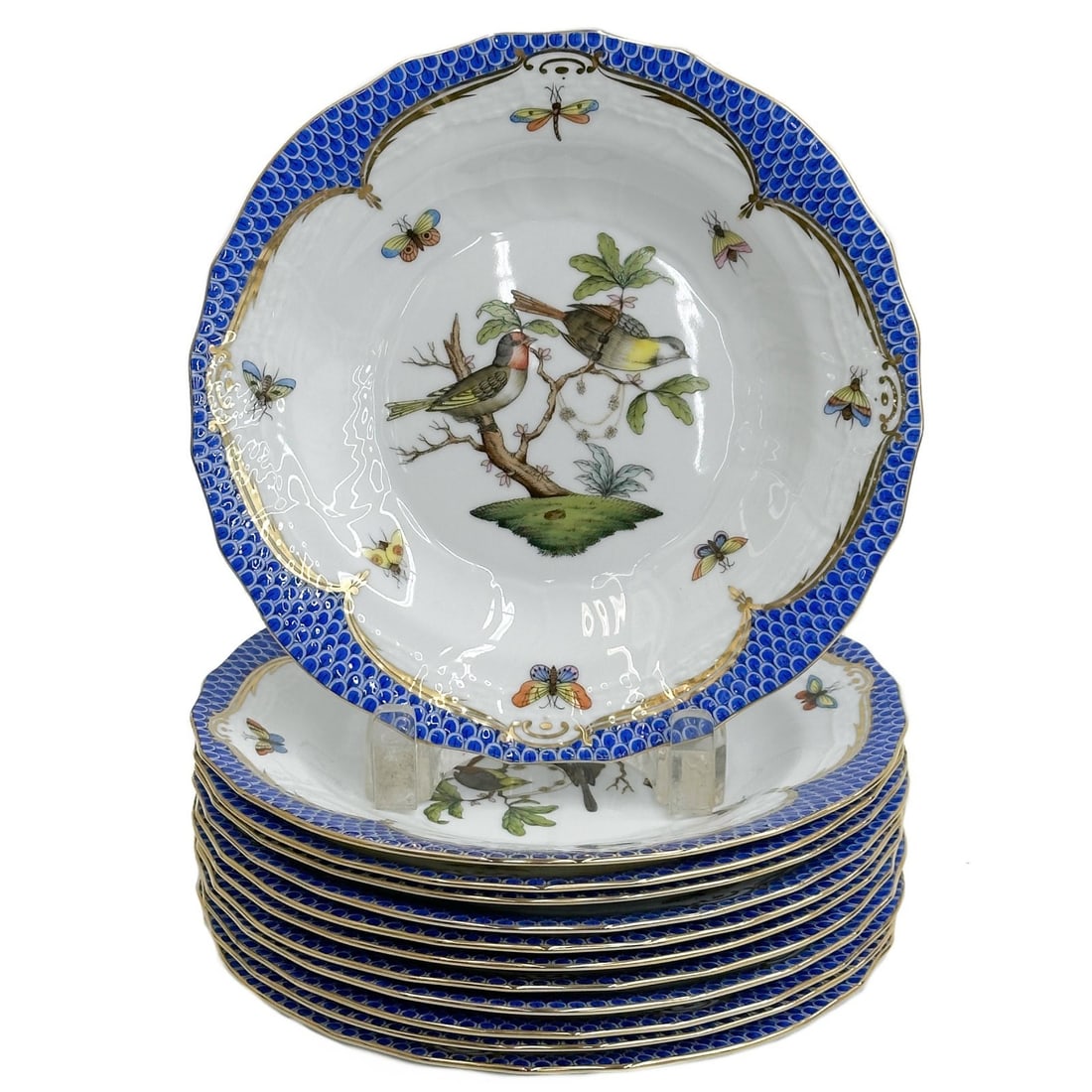 12 Herend Hungary Rothschild Birds Blue Scale Fish Net Dessert Salad Plates 1520: 12 Herend Hungary Rothschild Birds Blue Scale Fish Net Dessert or Salad Plates. Hand painted birds to the center, blue scale decoration to rim. Underside marked for Herend Hungary 1520 ROE/ ROEB Weigh