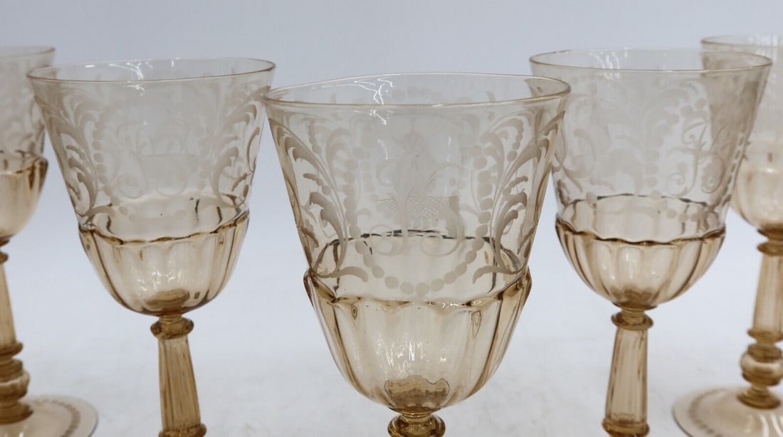 5 Venetian Amber Cut Glass Engraved Blown Wine Goblets circa 1940 - 3