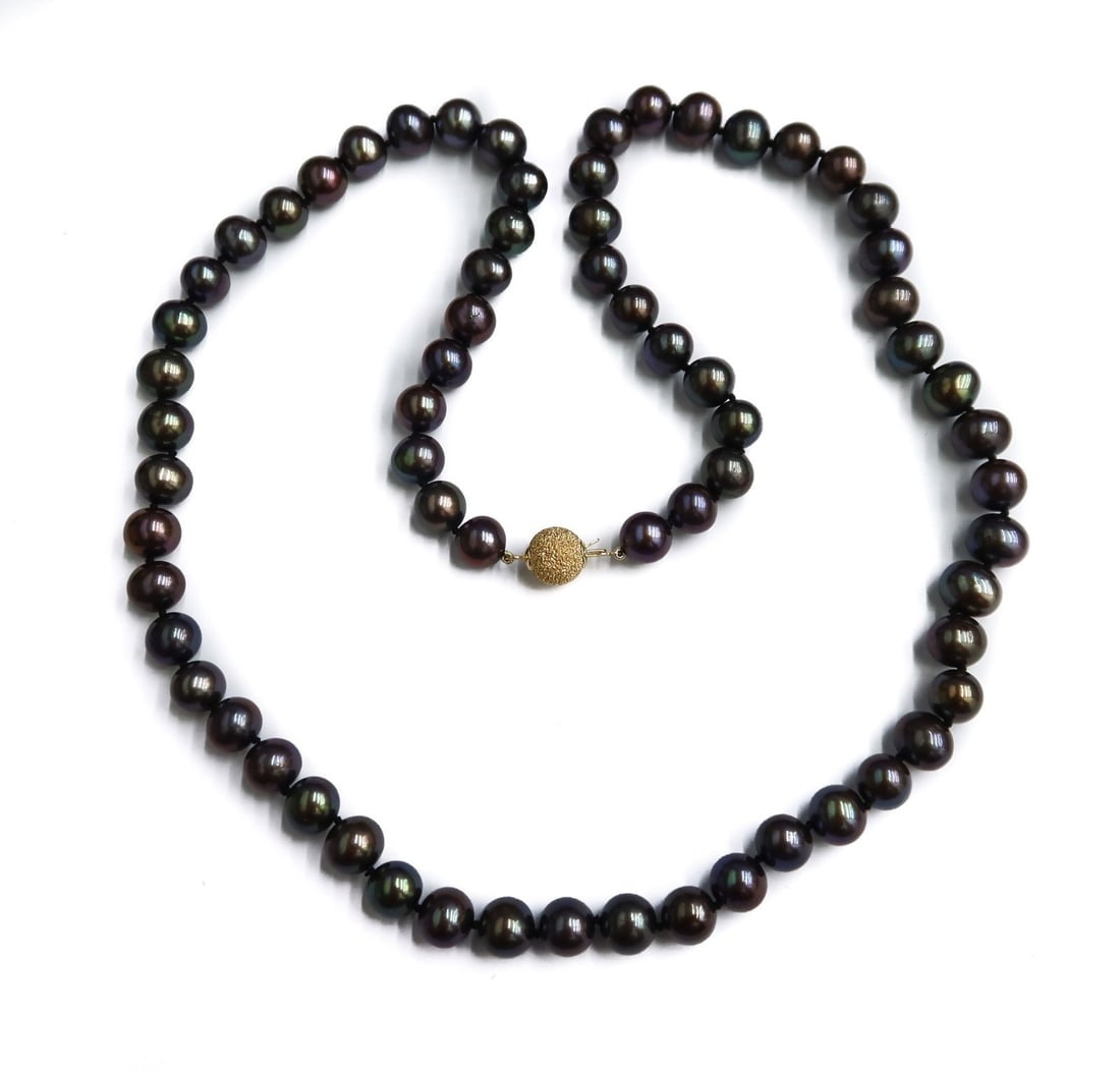 14k Yellow Gold and Dyed Freshwater Cultured Pearl Single Strand Necklace: 14k Yellow Gold and Dyed Freshwater Cultured Pearl Single Strand Necklace. Pearls measuring approximately 8.4mm. Marked 14k to the ball clasp. Weight Approx., 56.90 grams Measures Approx., 23.75 inche