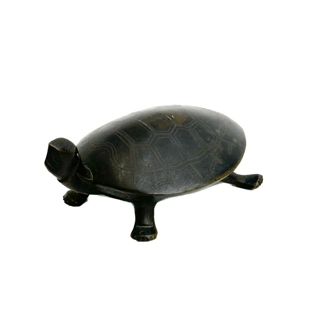 Bronze Turtle or Sculpture 1st half 20th century: Bronze Turtle Sculpture, probably 1st half 20th century. Apparently unmarked. Weight: Approx. .5 lb Measurements: Approx. 3.75 inches x 2.375 inches x 1.625 inches Condition: Good condition, wear to p