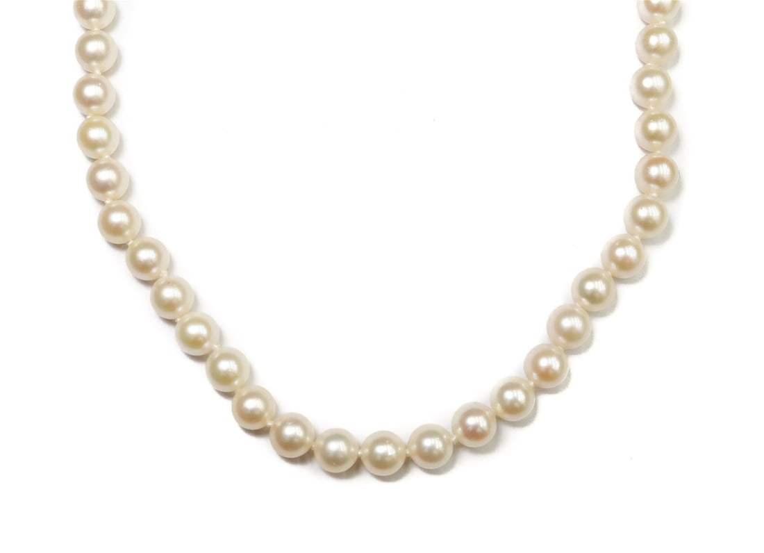14k Yellow Gold and Cultured Pearl Single Strand Necklace: 14k Yellow Gold and Cultured Pearl Single Strand Necklace. Cultured pearls measuring approximately 6.6mm. Marked 14k to fish hook clasp. Weight Approx., 44.12 grams Measures Approx., 28 inches Domesti