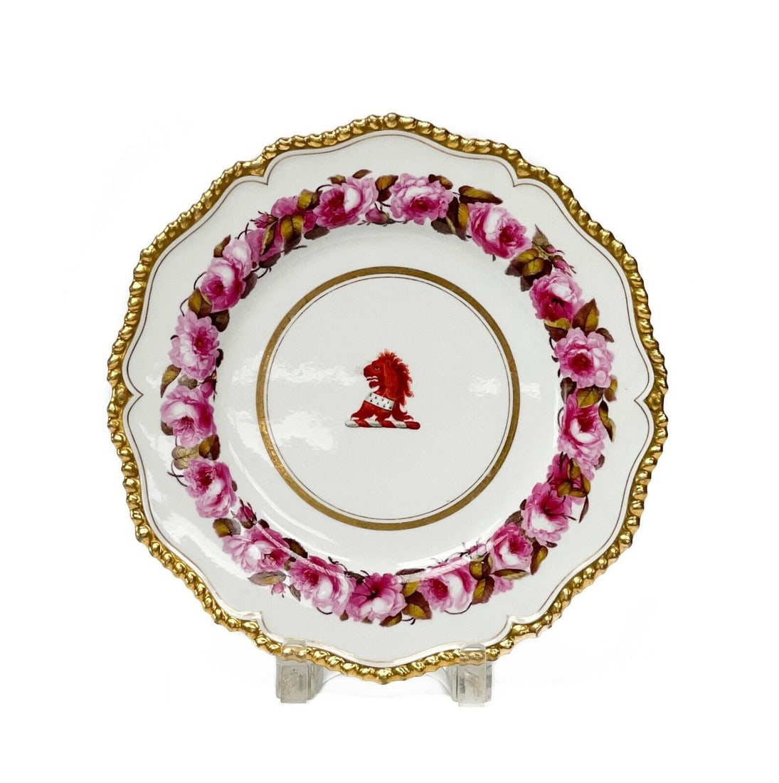 Flight, Barr & Barr Worcester Hand Painted Porcelain Armorial Dinner Plate: Flight, Barr & Barr Worcester England hand painted porcelain dinner plate, circa 1813-19. Red armorial lion to center with a pink rose pattern to edge. Gilt band to the center and gilt to the scallope