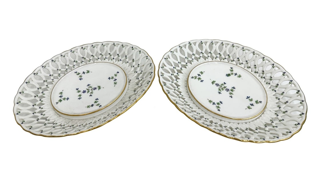 Pair Manufacture Nast a Paris Reticulated Porcelain Underplates or Dishes 19th C: Pair Manufacture Nast a Paris reticulated porcelain underplates or dishes, 19th Century. Hand painted blue cornflowers throughout with gilt accents. Nast a Paris mark to underside. Weight: Approx. 2 l