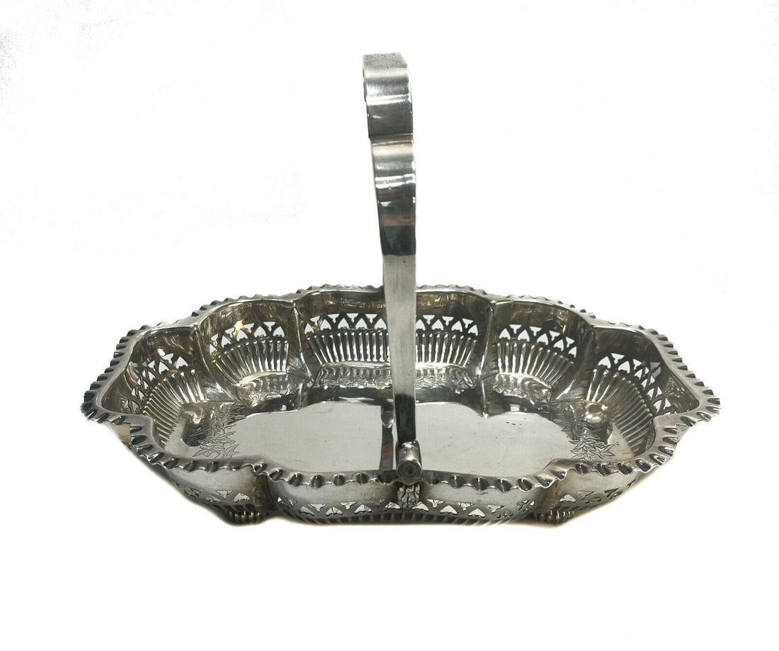 Walker & Hall Sheffield English Silverplate Pierced Basket #5935, circa 1910 (1 of 7)
