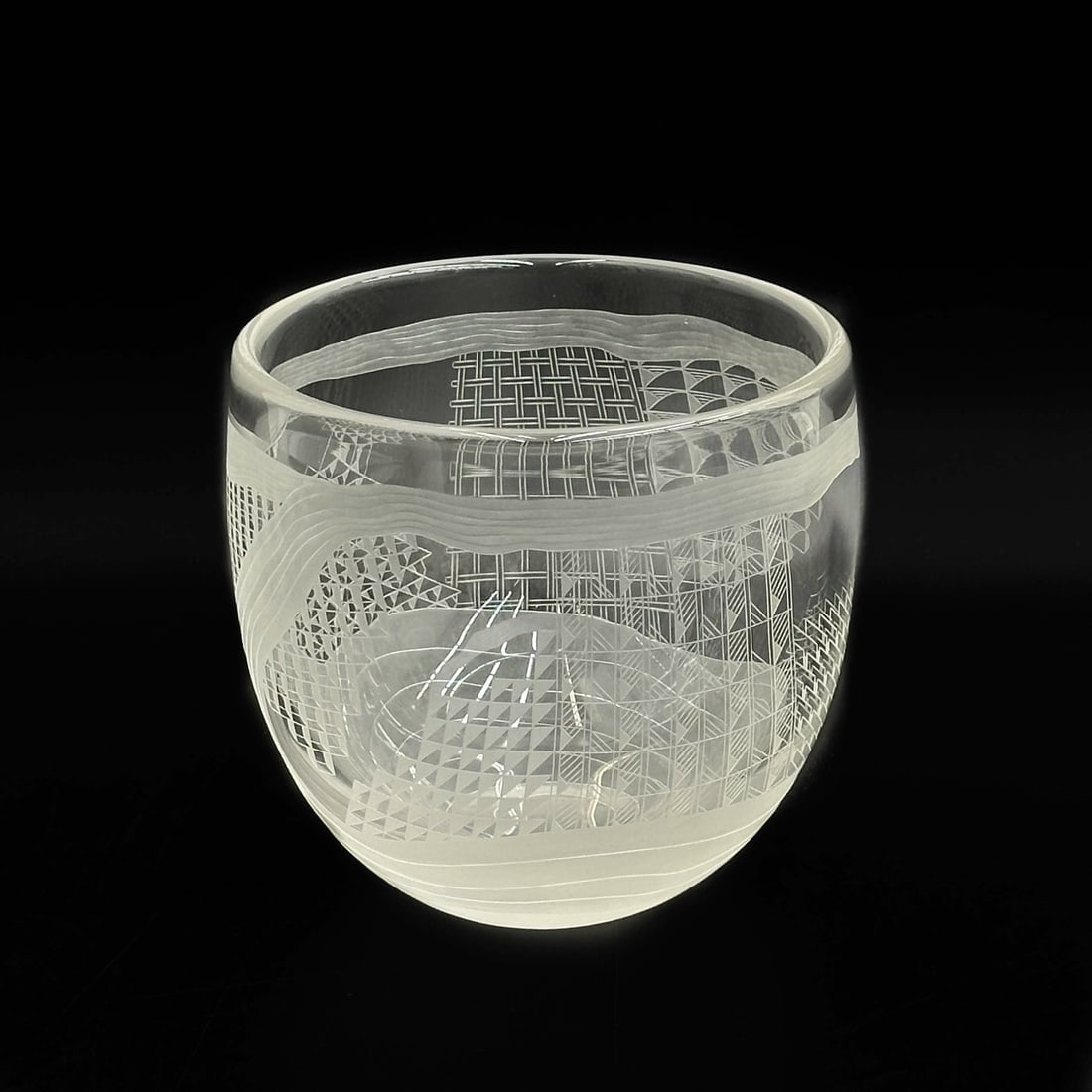 Steuben Art Glass Landscape Bowl One of a Kind 1/1 by Dowler-Steinauer w/ Box: American Brilliant Cut Glass Bowl. Various small etched hobstars, diamonds, and fan designs throughout. Sawtooth scallop rim. Weight Approx., 8 lbs Measures Approx., 9 inches diameter x 4.25 inches ta