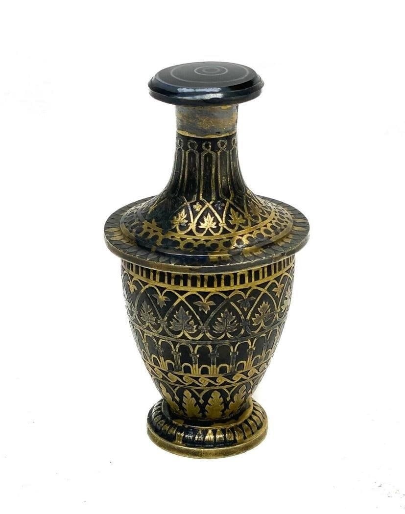 Spanish Toledo Gold Damascene Agate Scent Bottle: Spanish Toledo gold damascene and carved agate scent bottle, 19th Century. Etched leaves and swirls throughout the exterior of the bottle. The lid with gilt bronze, silver, and carved agate. Weight Ap