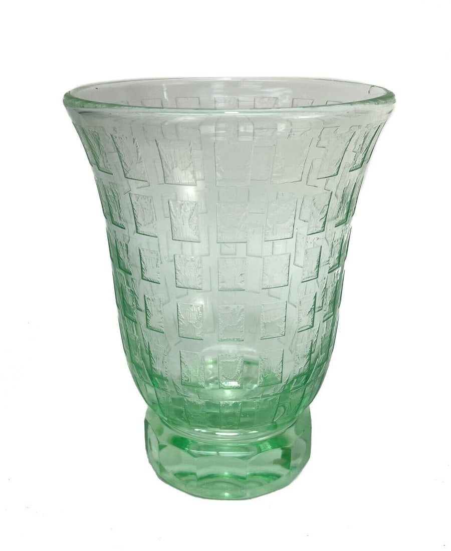 Daum Nancy France Green Acid Etched Art Glass Footed Vase, Signed: Daum Nancy France Art Deco acid etched and engraved green vase. Repeating rectangle pattern to exterior. Signed Daum Nancy France along lower edge with polished pontil. Weight Approx., 1 lbs Measures 