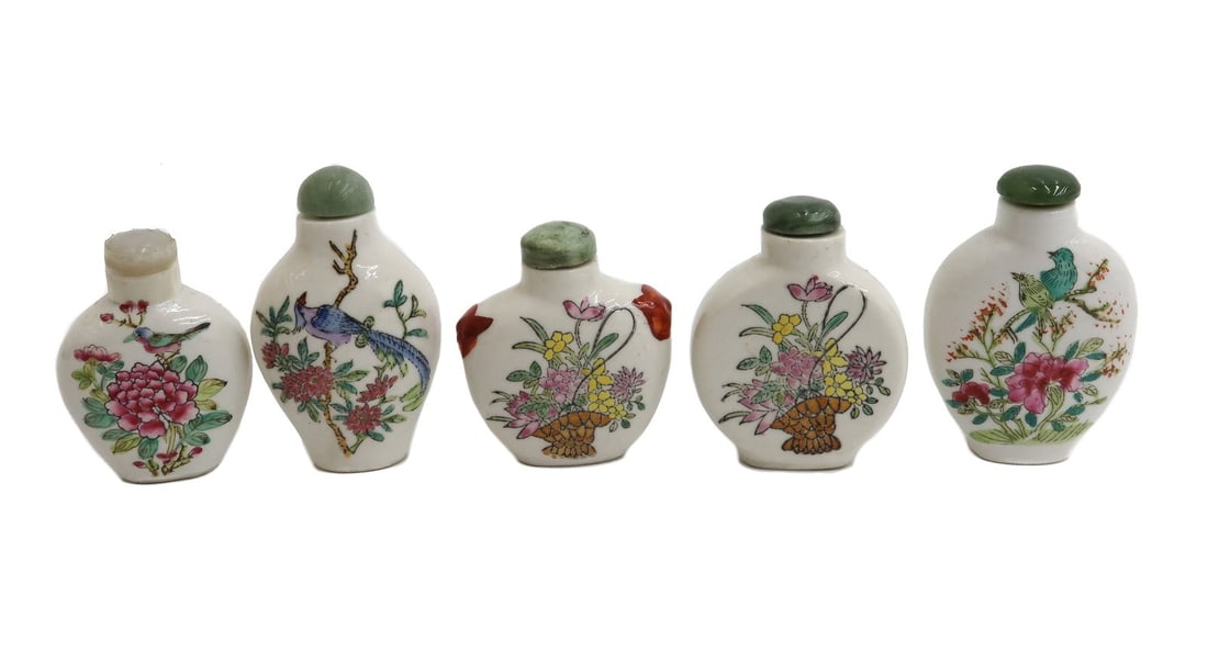 5 ChineseHand Painted Porcelain Snuff Bottles (1 of 4)