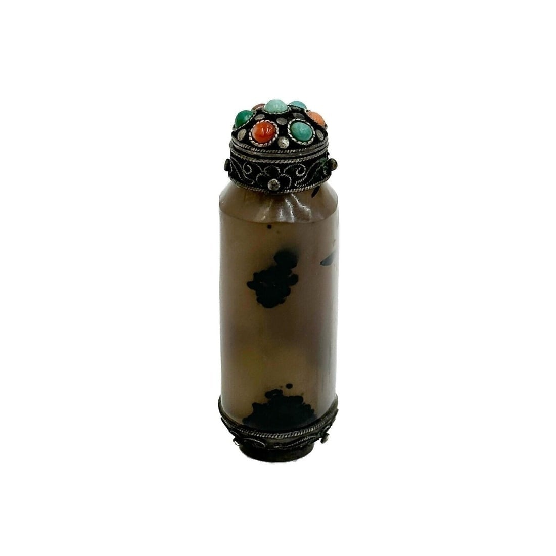 Chinese Shadow Agate Silver Filigree Mounted Snuff Bottle circa 1850: Chinese Shadow Agate Silver Mounted Snuff Bottle, circa 1850. Silver filigree mounts with gemstones to the lid. Solid silver dauber. Carved figure to the side utilizing the natural inclusions of the s