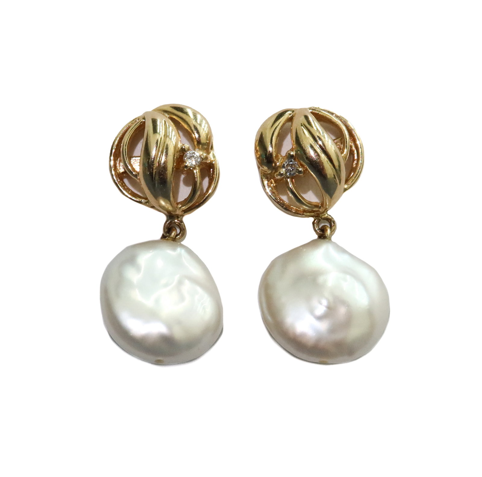 14k Yellow Gold Diamond and Coin Baroque Pearl Earrings: 14k Yellow Gold Diamond and Coin Baroque Pearl Earrings. Pearls measuring approximately 11.64mm diameter. Diamonds weighing approximately 0.02 carats. Marked 14k Weight Approx., 5 grams Measures Appro