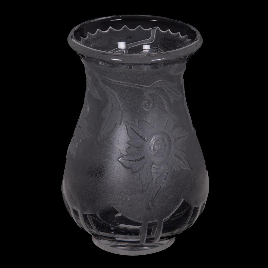 8.5" Unmarked Steuben Art Glass Vase (1 of 3)