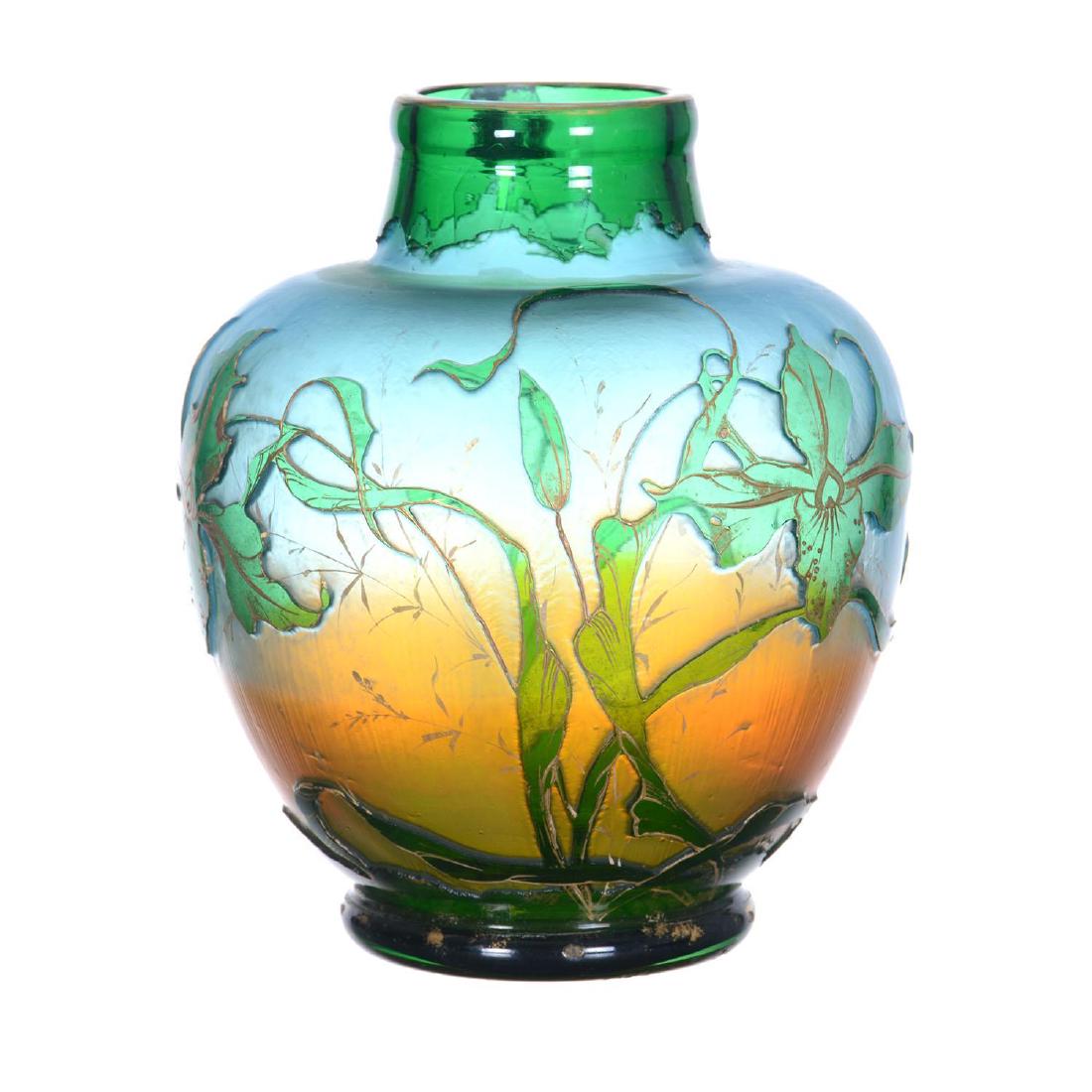 6.75" X 5.5" Unmarked Cameo Art Glass Vase (1 of 3)