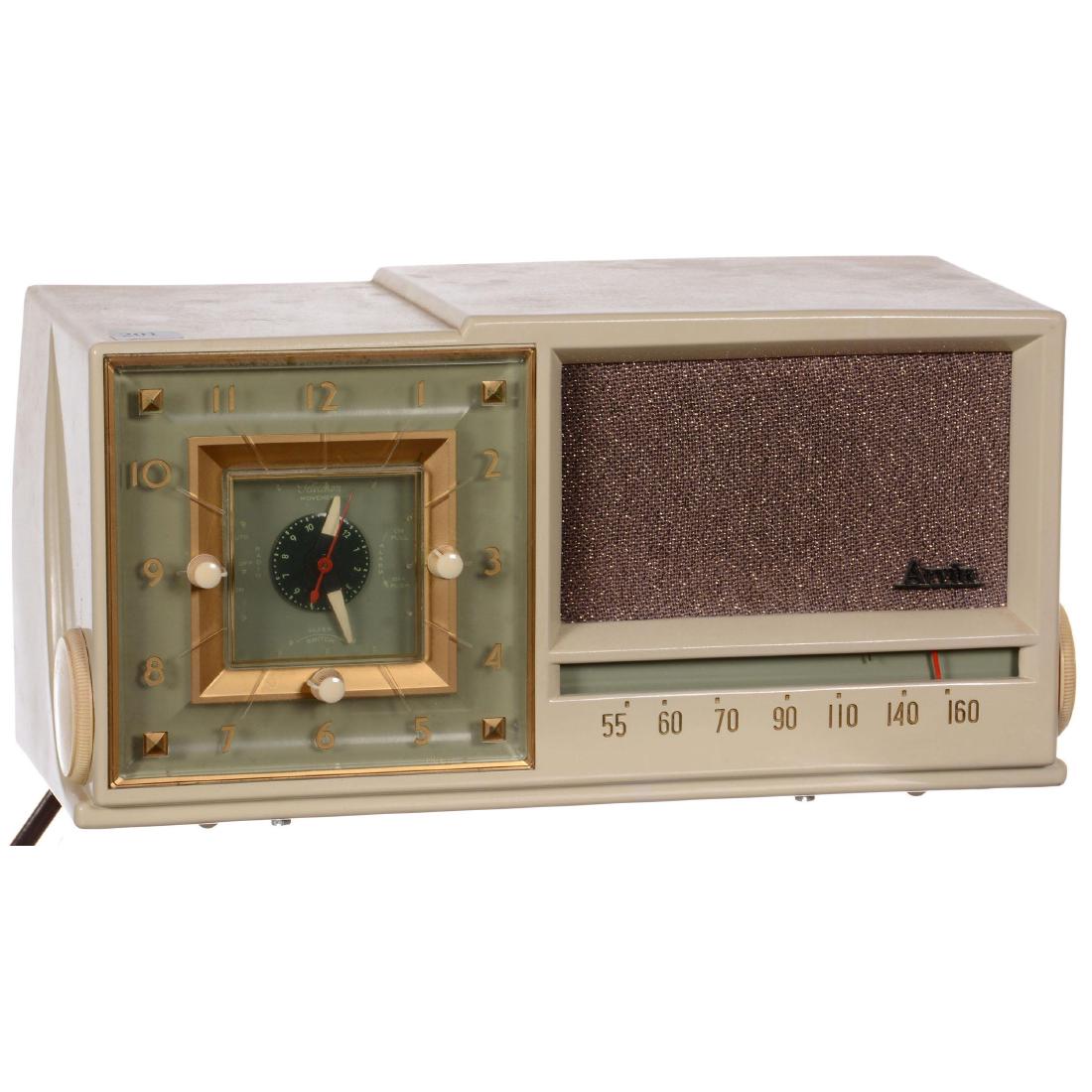 Vintage Arvin Clock Radio (1 of 3)