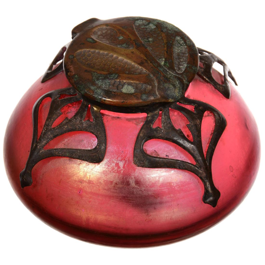 Unmarked Loetz Style Art Glass Inkwell (1 of 2)