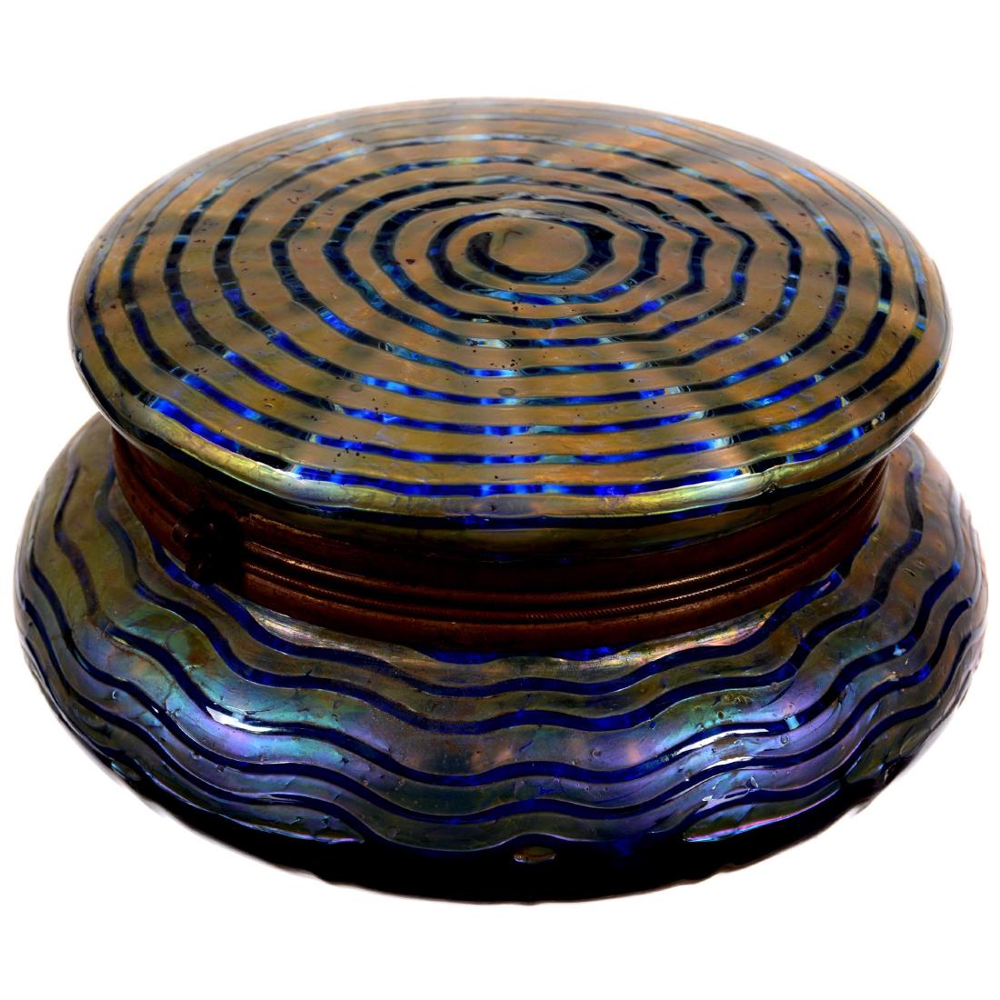 Unmarked Loetz Style Round Hinged Dresser Box (1 of 2)