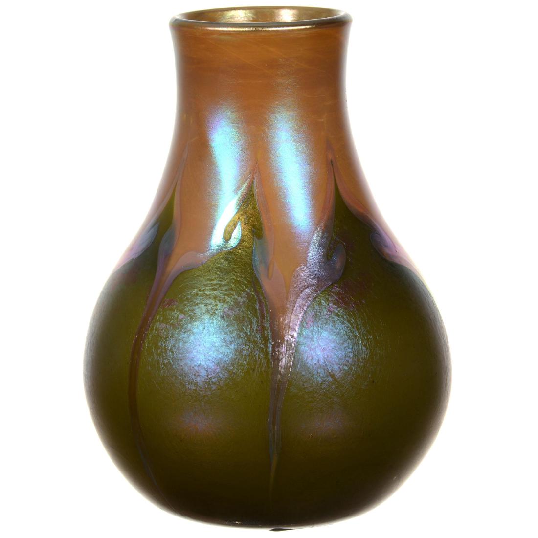 Unmarked Tiffany Style Art Glass Vase (1 of 2)
