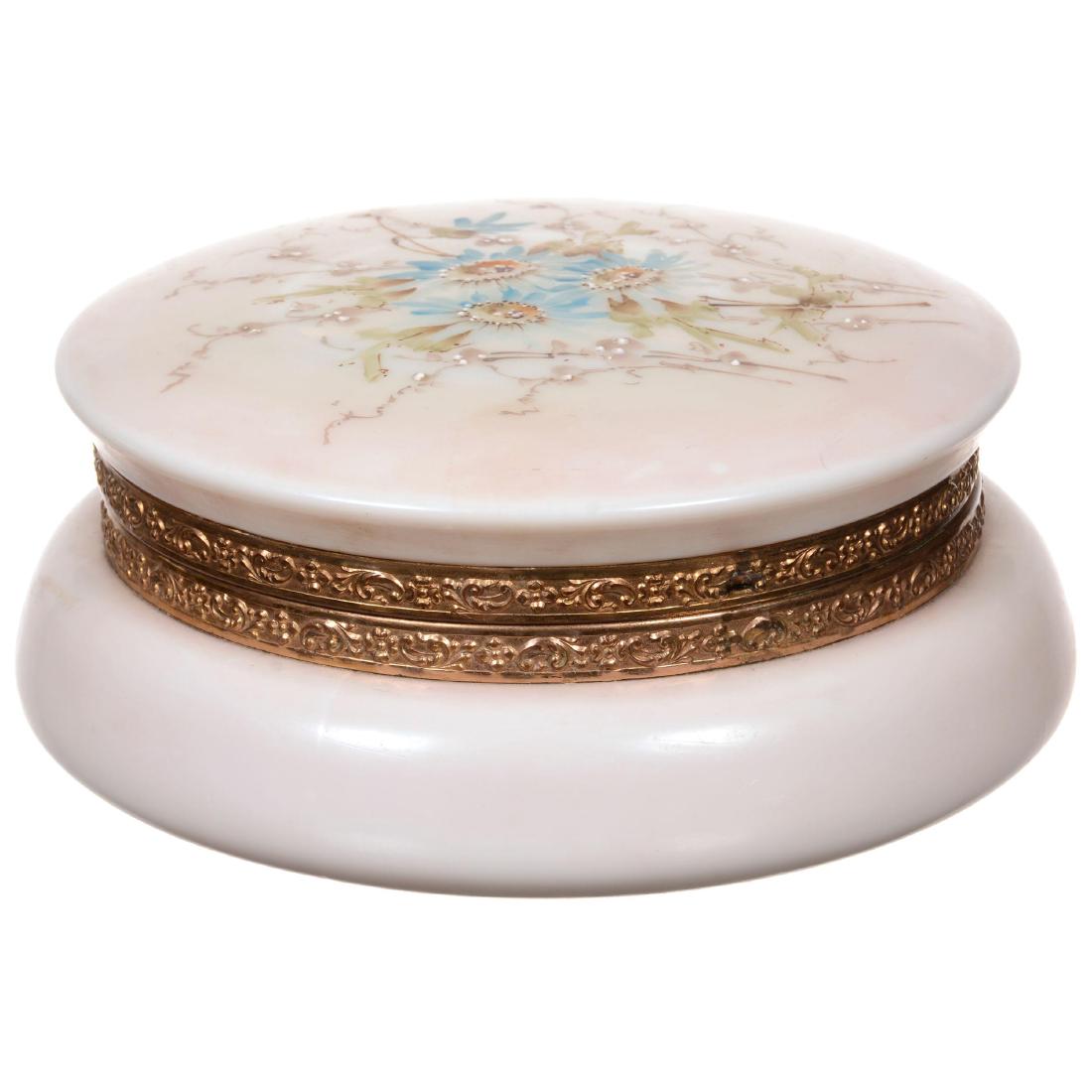 Wavecrest Hinged Round Dresser Box (1 of 2)