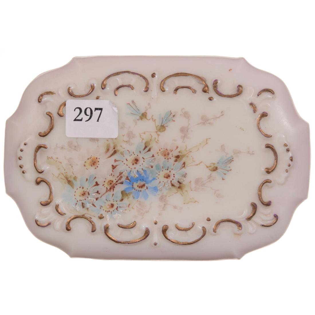 Wavecrest (Banner Mark) Oval Hinged Jewel Box (1 of 2)