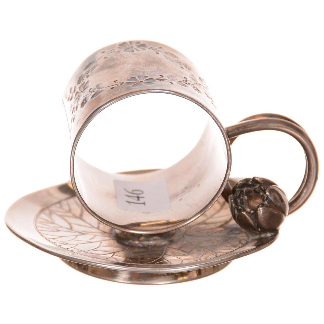 Victorian Silverplate Napkin Ring: Victorian Silverplate Napkin Ring 2.25" X 3.75"- Meriden #168- Water Lily Pad with Handle