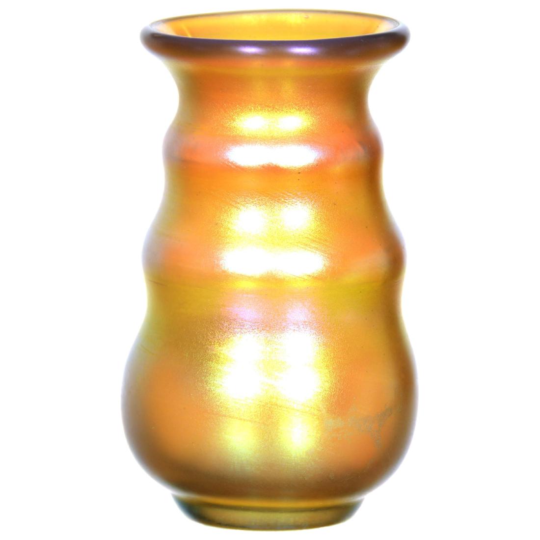 Contemporary Art Glass Vase: Contemporary Art Glass Vase - 3.75" Signed "Orient and Flume P0012D24320" - Gold Iridescent
