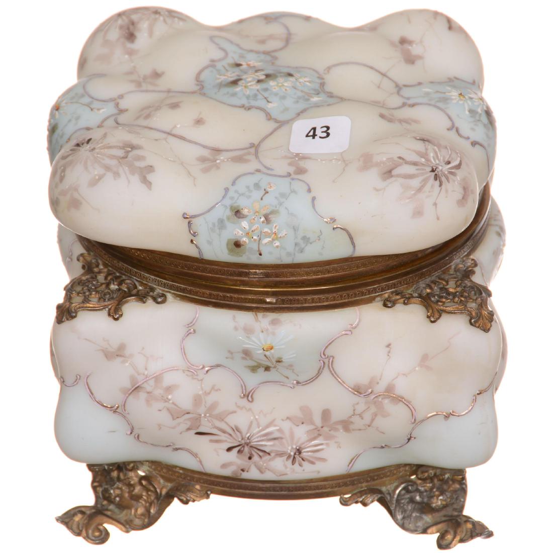 Unmarked Wavecrest Dresser Box (1 of 2)