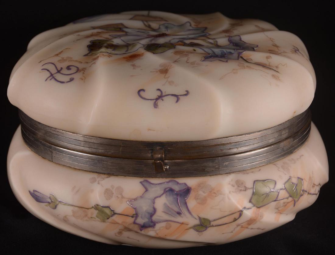 Dresser Box - Unmarked Wavecrest - 4" X 7" (1 of 4)