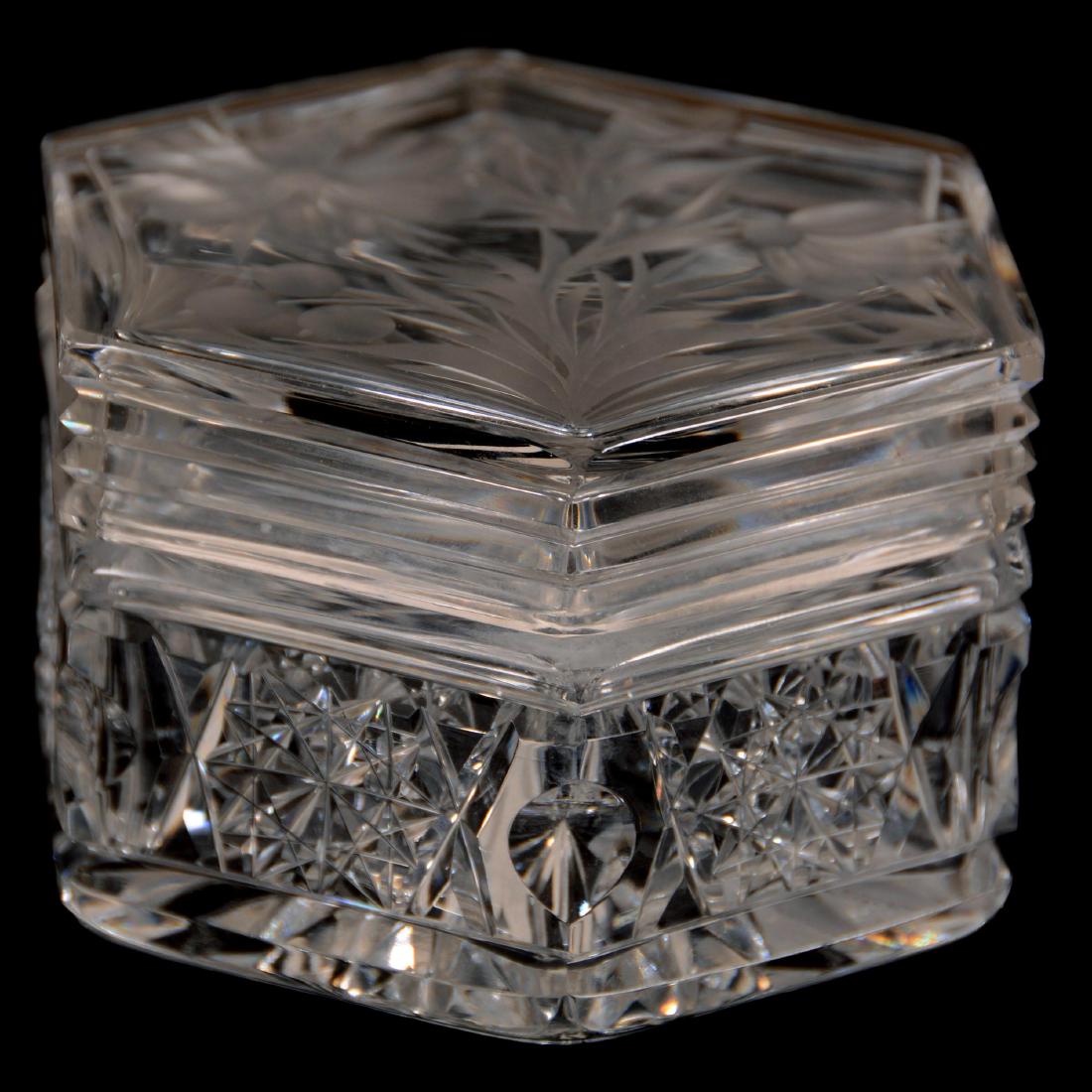 Covered Box - 2.5" X 4" - Signed Tuthill Primrose (1 of 3)