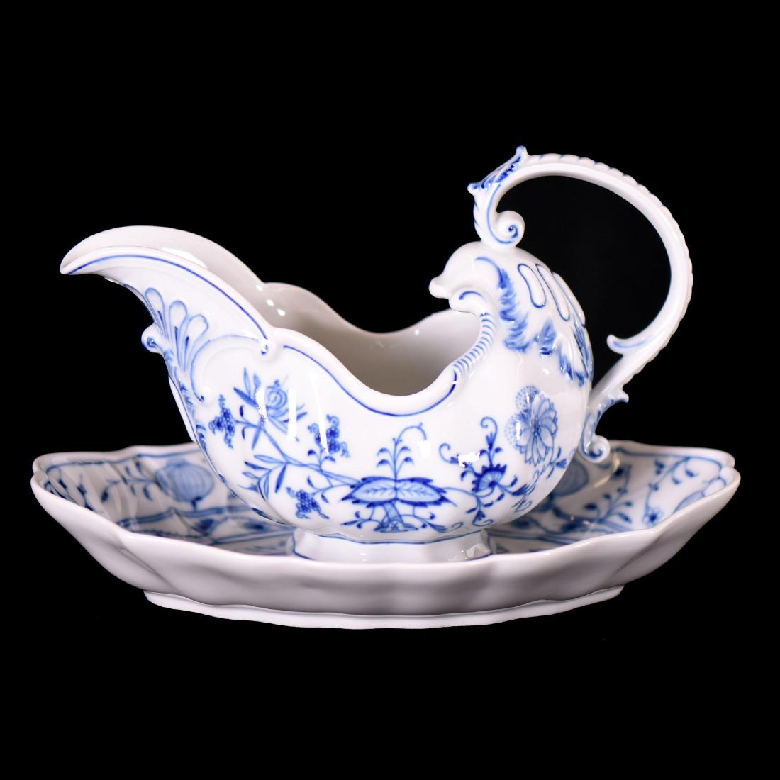 Meissen Blue Onion Pattern Gravy Boat & Underplate: Meissen Blue Onion Pattern Gravy Boat & Underplate - 7" X 10.75" - Blue Crossed Swords Mark