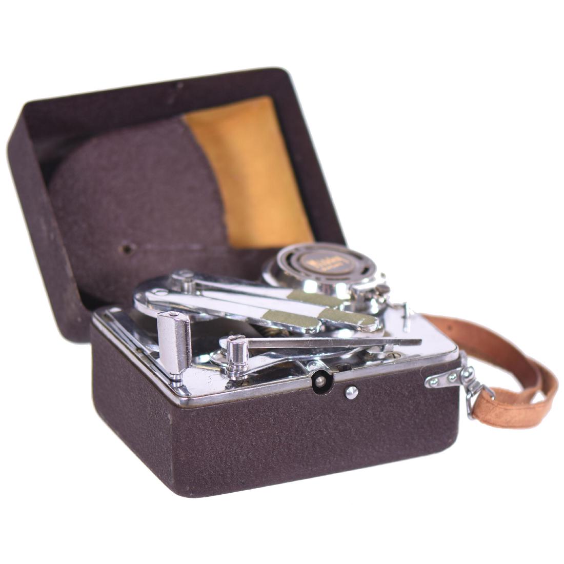 Mikky Compact Picnic Phonograph - 4" X 6" Metal Case (1 of 4)