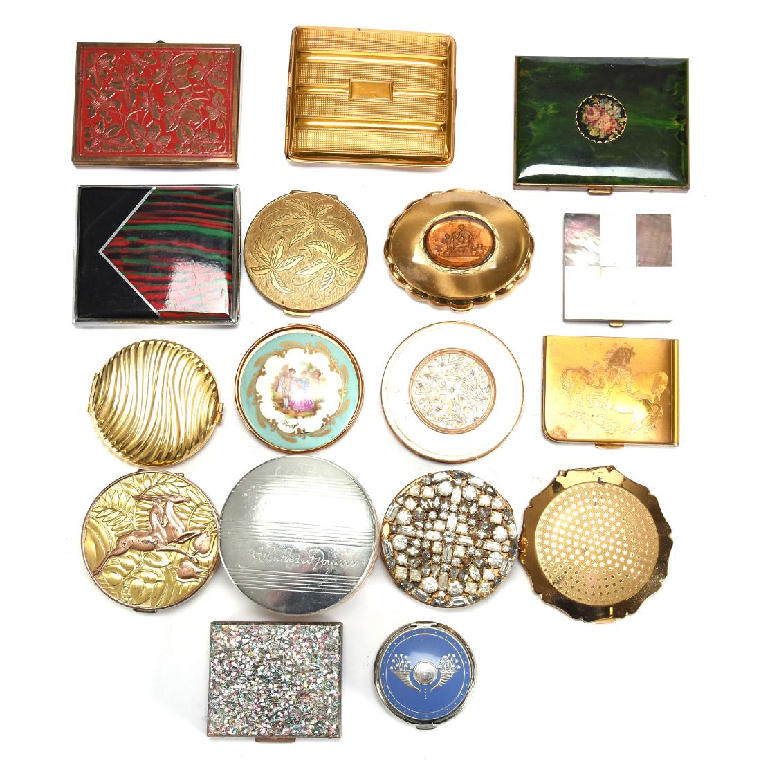 (17) Vintage Compacts - Assorted: (17) Vintage Compacts - Assorted - Sizes Range from 2.25" to 4" - See Photos for Details