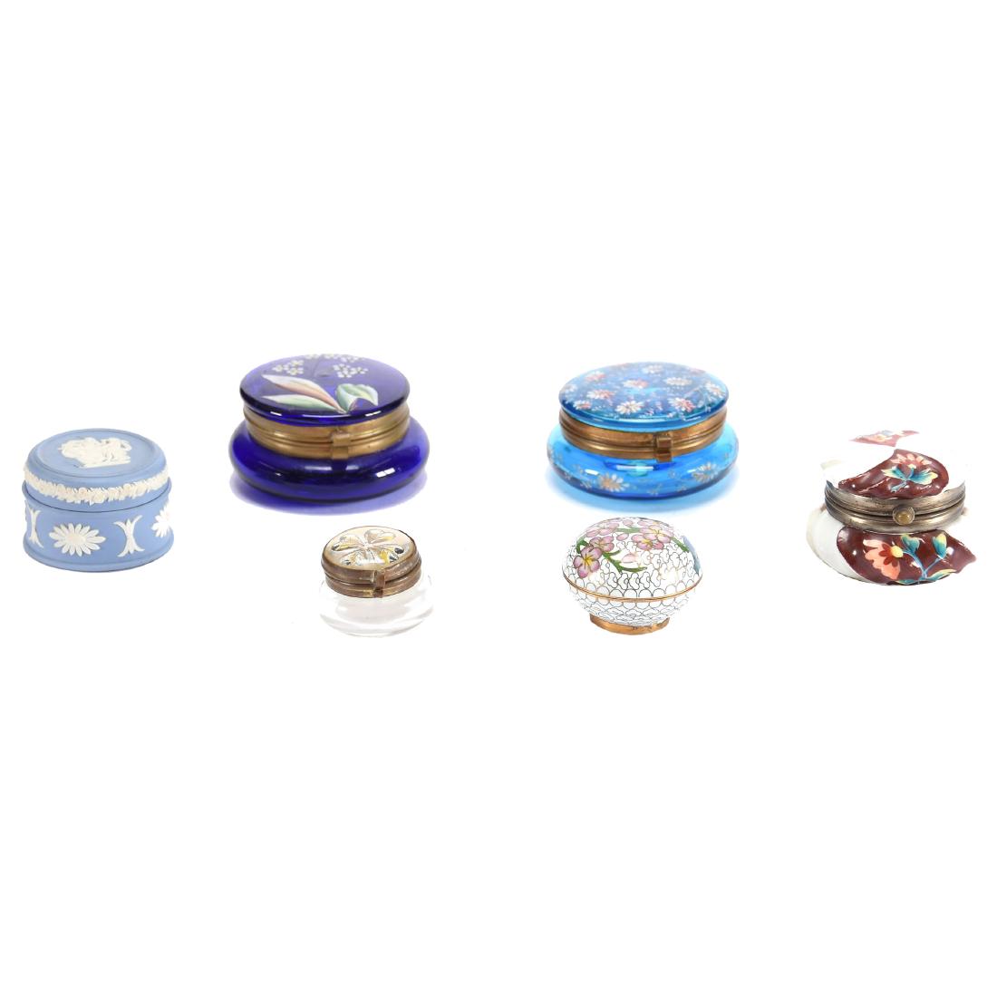 (6) Pill Boxes - Art Glass: (6) Pill Boxes - Art Glass - Including - (1) 2.5" Cobalt Blue - (1) 2.5" Royal Blue - (1) 1.75" MIE Wedgwood - (1) 2" White Porcelain with Swirl Design - (1) 1.5" Cloisonne - (1) 1.5" Clear with Four 