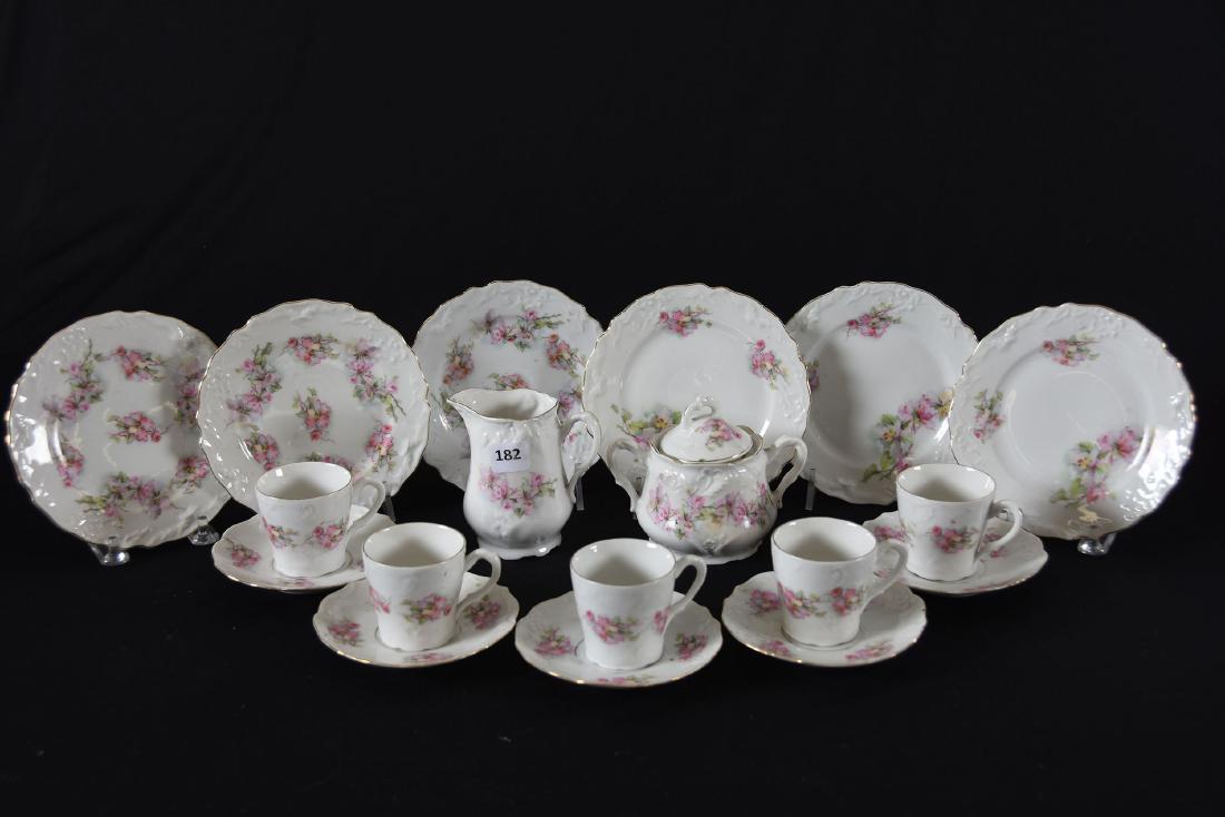 Child's Tea Set, Leaf Decor (1 of 2)