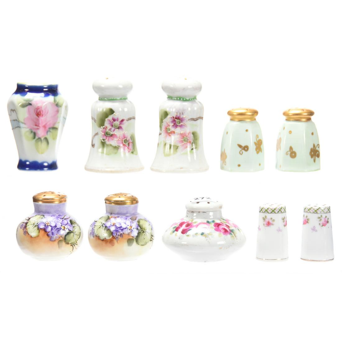 (10) Nippon Style Porcelain Salt & Pepper Shakers: (10) Nippon Style Porcelain Salt & Pepper Shakers Including Four Pairs Plus Two Mis-Matched, Sizes Range From 3.5" to 1.75"